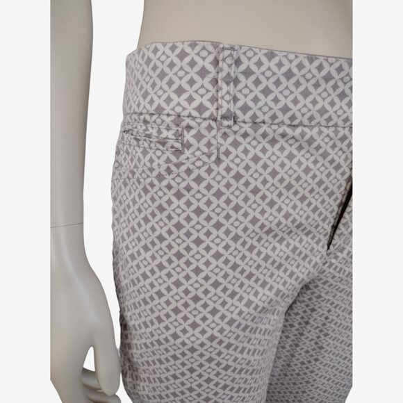 Gloria Vanderbilt Charlene White Gray Geometric Print Capri Pants Size 6 - Picture 7 of 13